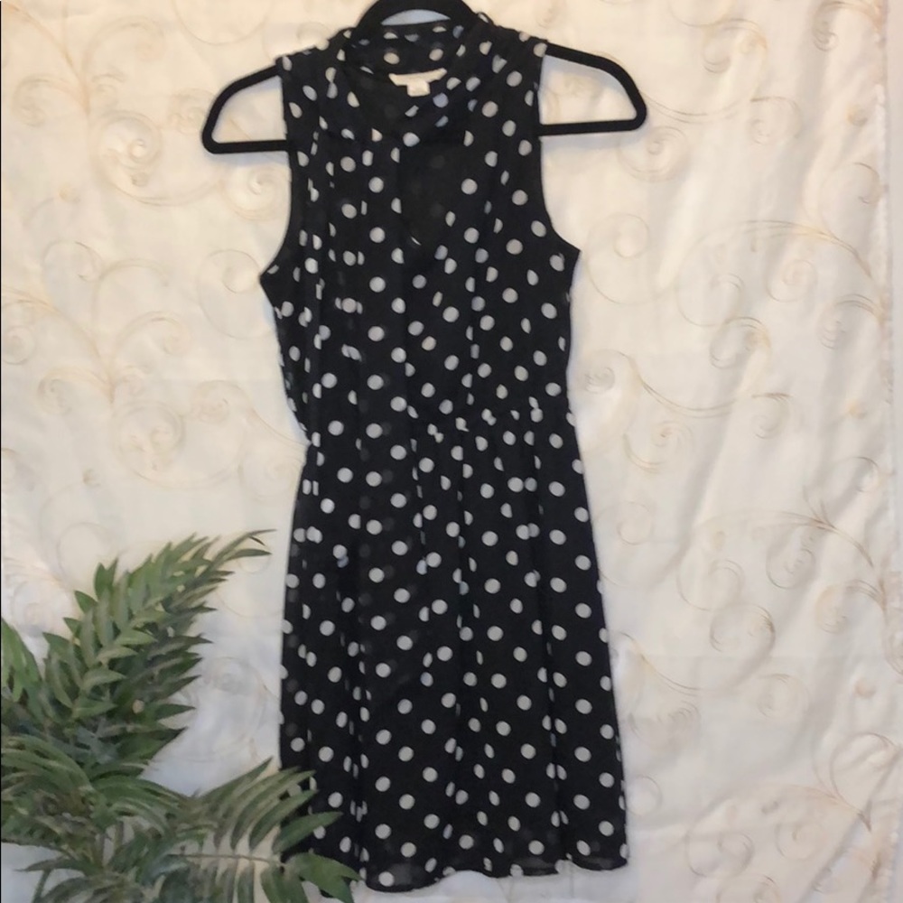 🎈3/$20 Chiffon Polk-a-dot dress M XXI essentials